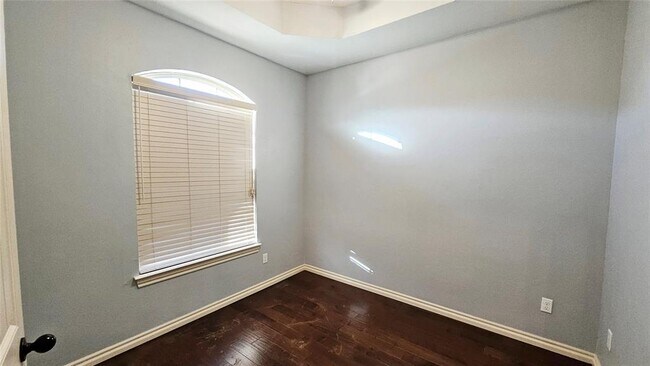 Building Photo - 1801 Savannah Ln