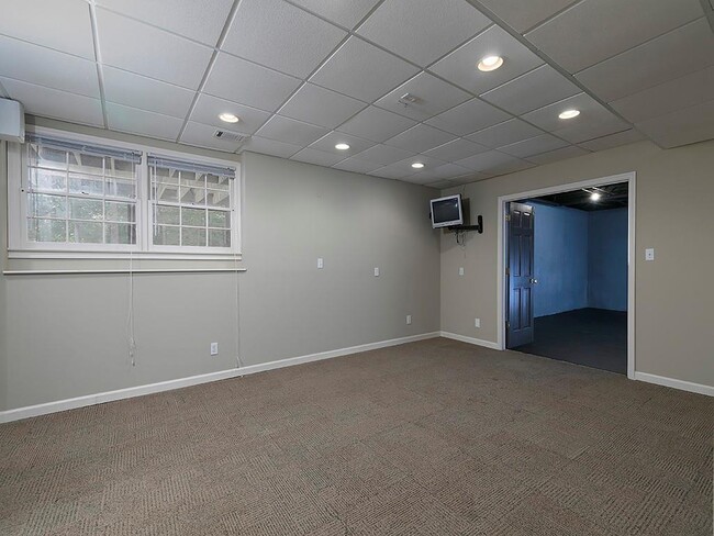 Building Photo - 4673 Jefferson Township Pl