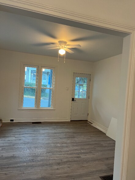 Building Photo - 531 Walnut St