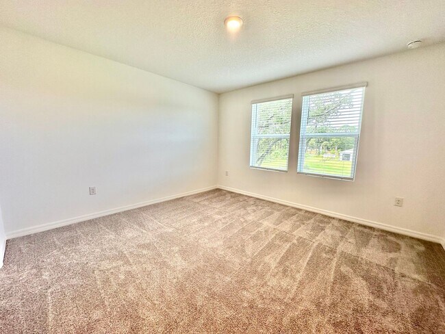 Building Photo - Stylish 3Bedrooms 2.5Bath townhome-living ...