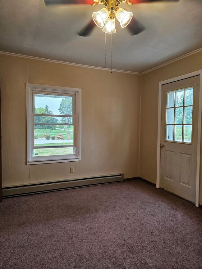 Building Photo - Cozy County Living