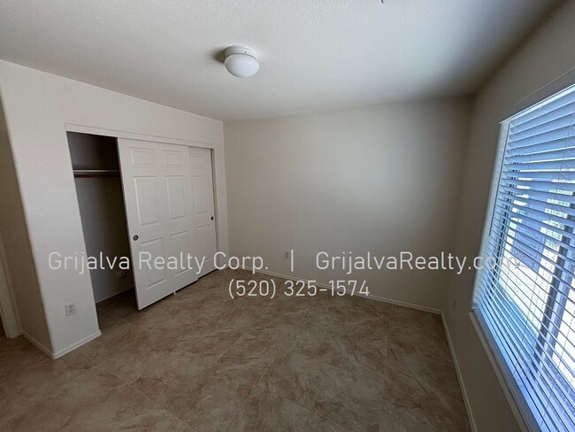 Building Photo - 3 Bedroom, 2 Bath New House with Den for R...