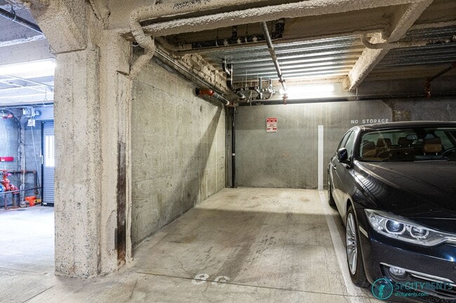 Building Photo - SoMa: Luxuriously Remodeled Conversion Liv...