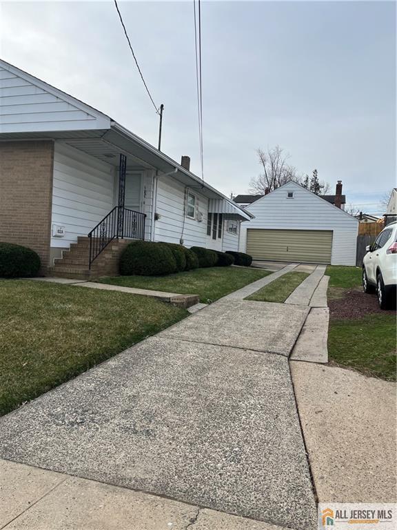 Building Photo - 102 Prentice Ave