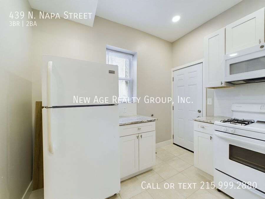 Building Photo - 439 N Napa St