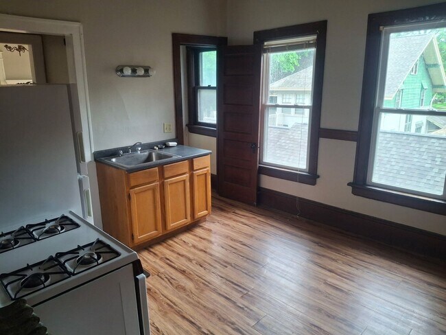 Building Photo - 2819 N Cramer St