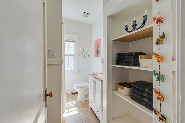 Building Photo - 2231 Blair Blvd