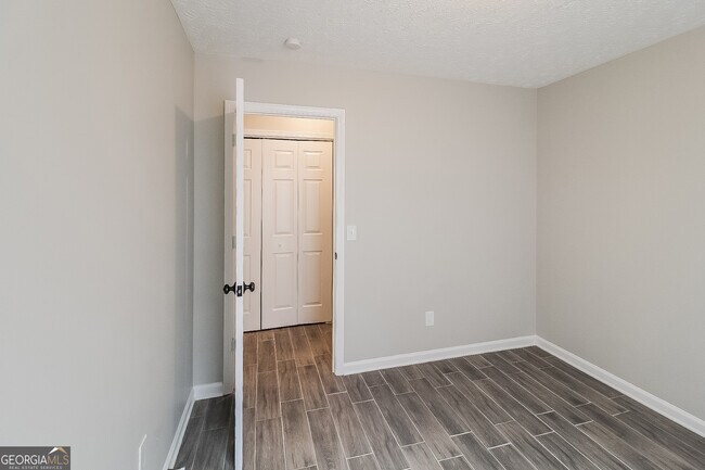Building Photo - 6793 Creeks Edge Ct