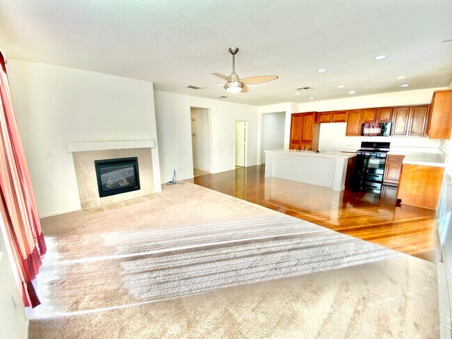 Building Photo - Beautiful Single Story Home with Local Park a Block Away!