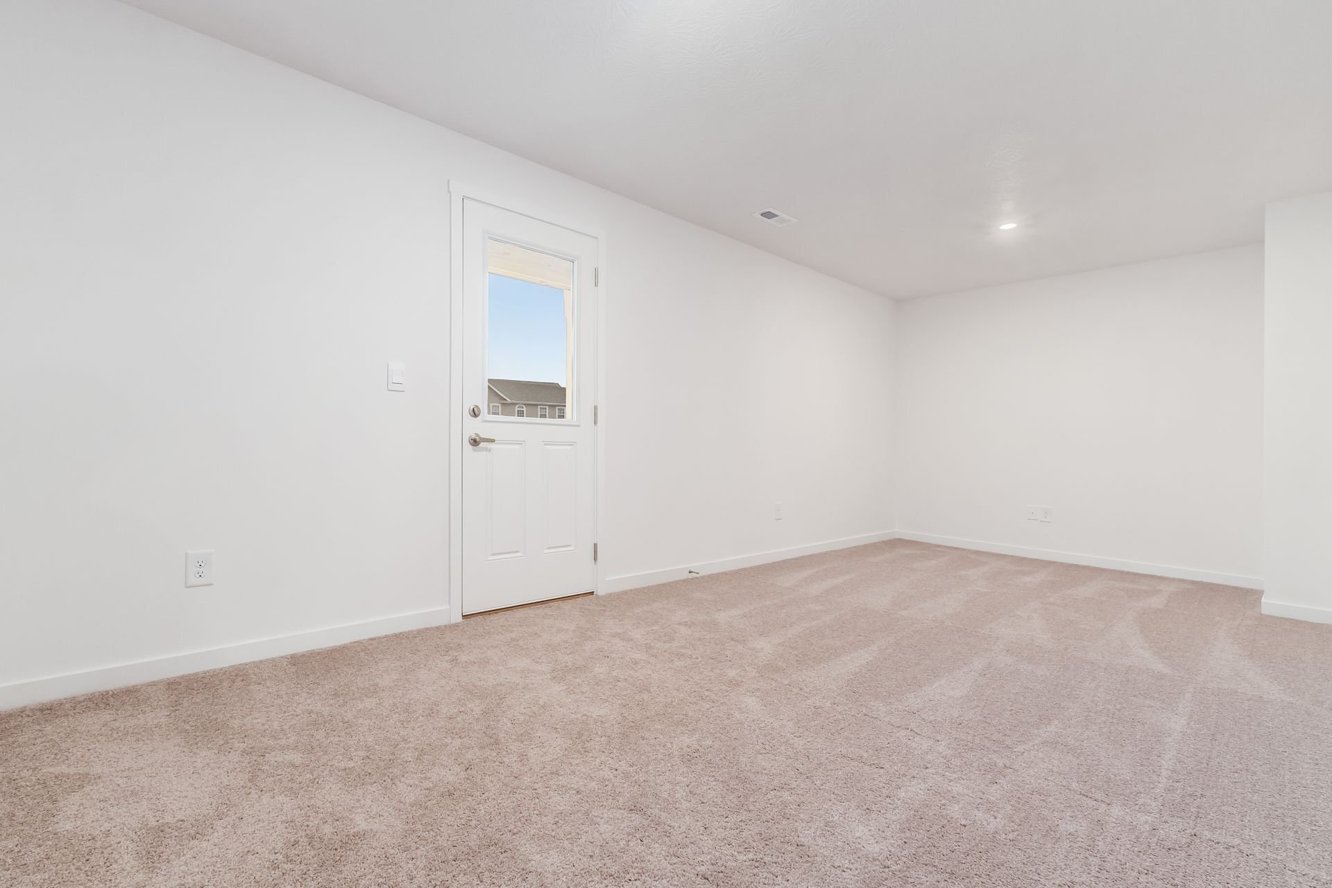Building Photo - 121 Red Willow Dr