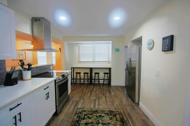 Building Photo - 6602 N 9th St