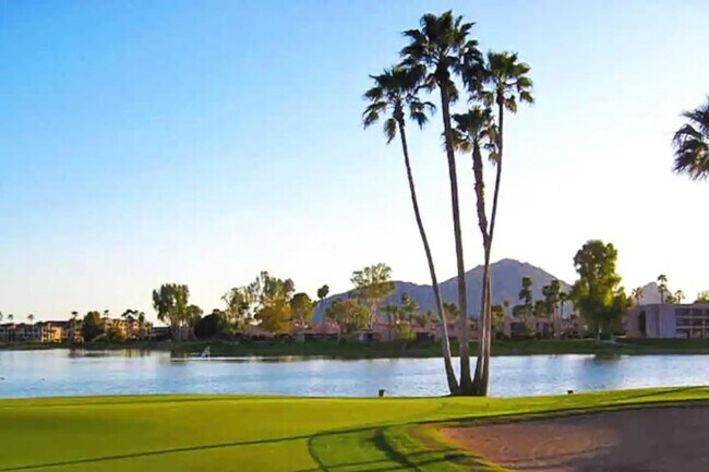 Building Photo - 7401 N Scottsdale Rd