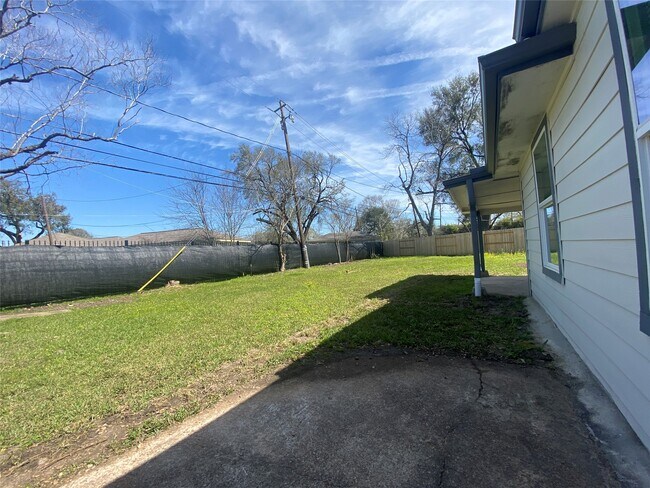 Building Photo - 4963 Culmore Dr