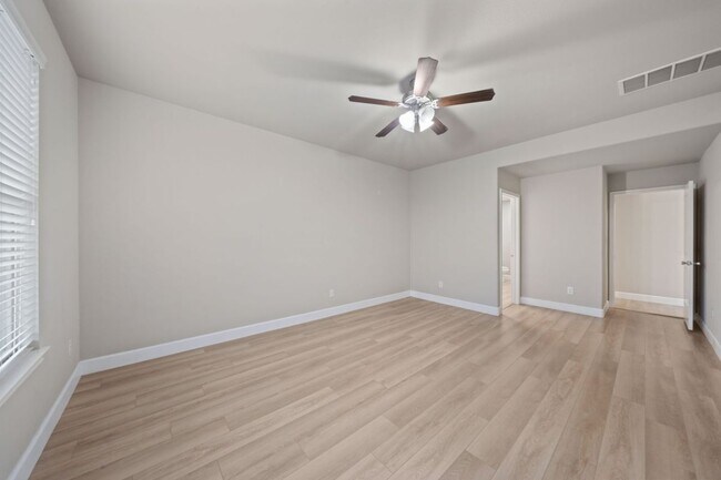 Building Photo - 6905 Etna Way