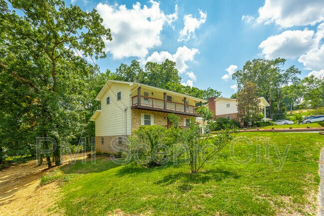 Building Photo - 508 Briar Park Ln