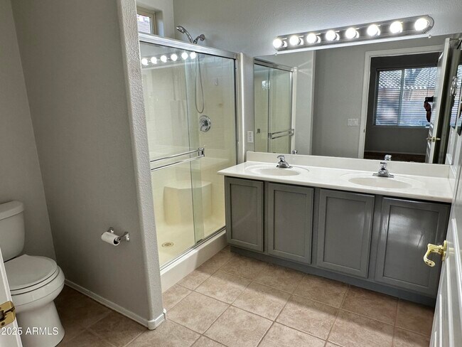 Building Photo - 8076 S Spur Trail Ct