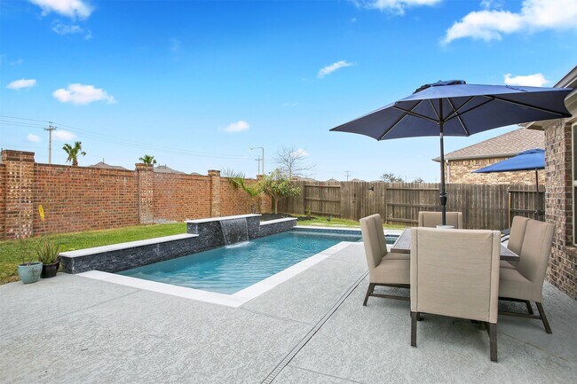 Building Photo - 3037 Broadhaven Dr