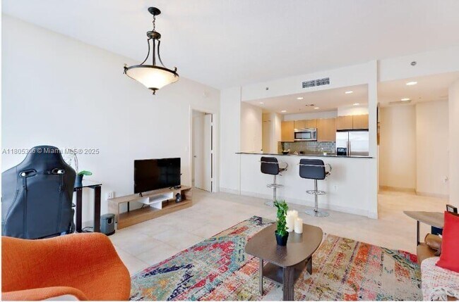 Building Photo - 1050 Brickell Ave