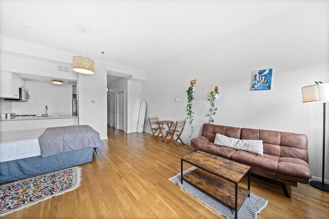 Building Photo - 227 Christopher Columbus Dr