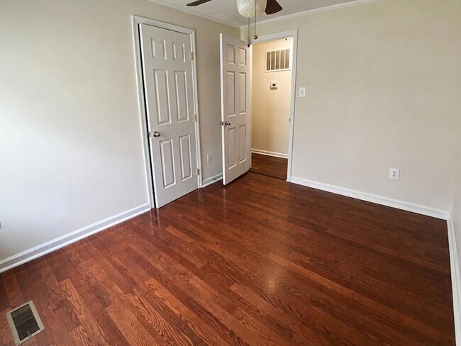 Building Photo - 31 Hamn Ln