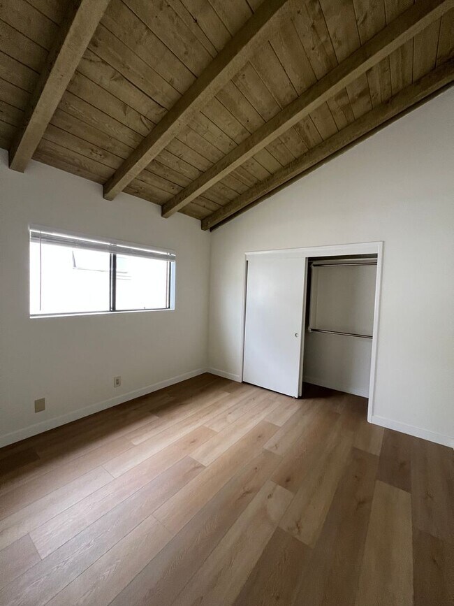 Building Photo - 1505 E Balboa Blvd