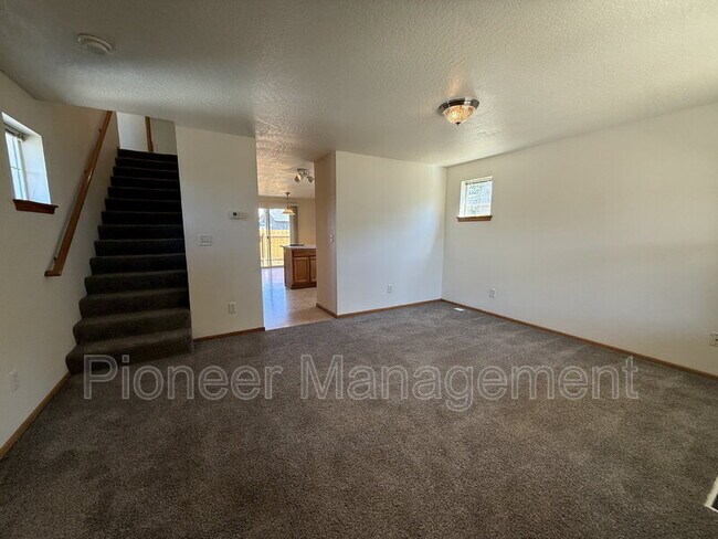 Building Photo - 6810 Aster St