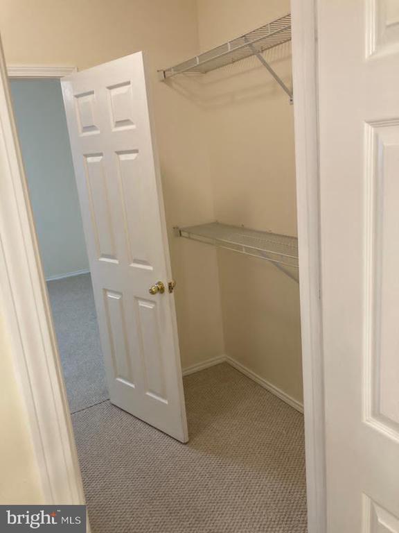 Building Photo - 13085 Autumn Woods Way