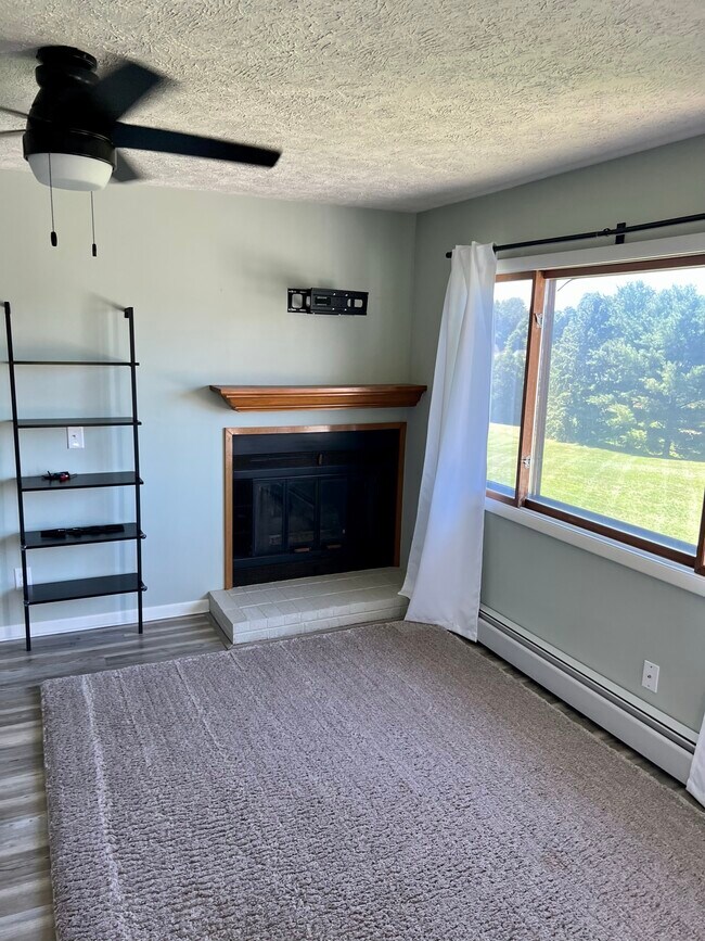 Building Photo - 2685 Green Meadows Dr