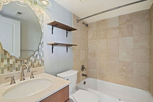 Building Photo - 420 16th St SE