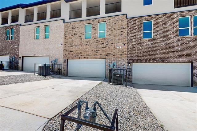 Building Photo - 3425 Sanjeev Dr