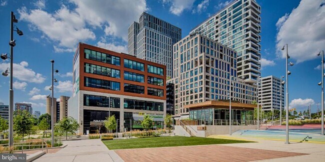 Building Photo - 1504 Lincoln Way