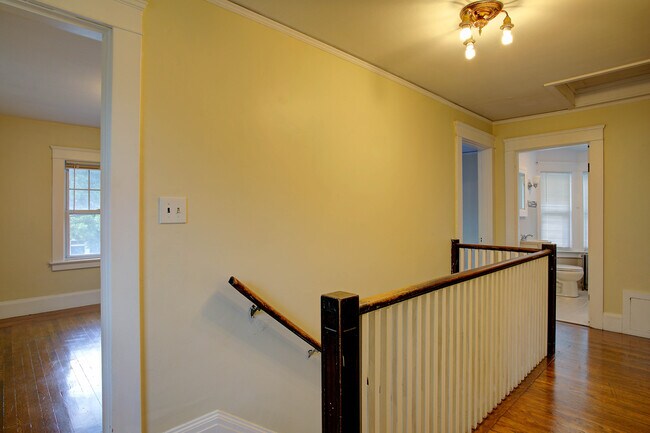 Building Photo - 123 Warren Ave