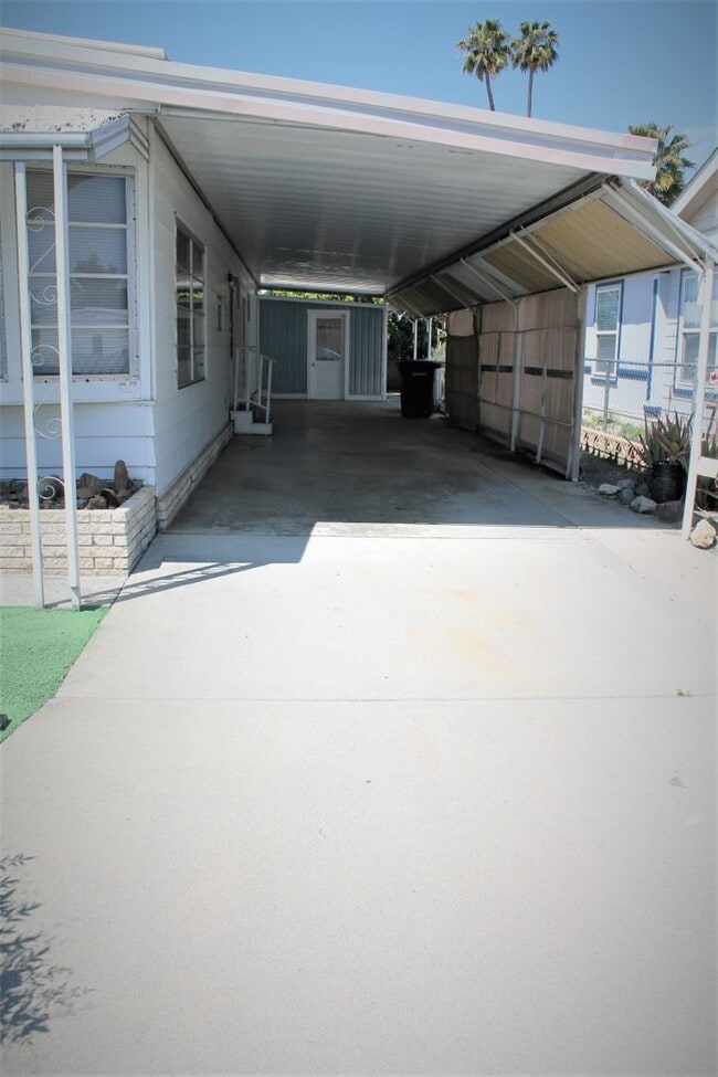 Building Photo - 55+ Spacious 2 bed 2 bath SIERRA DAWN HOME!