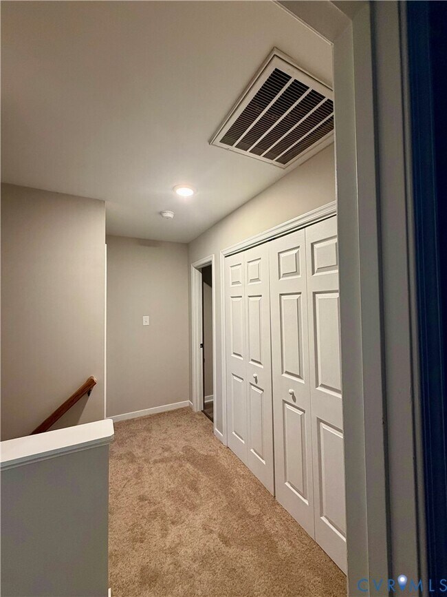 Building Photo - 1124 Lovey Ln