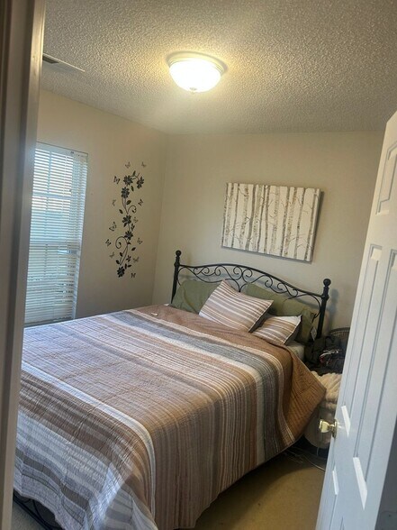 Building Photo - 2459 Shadow Valley Rd