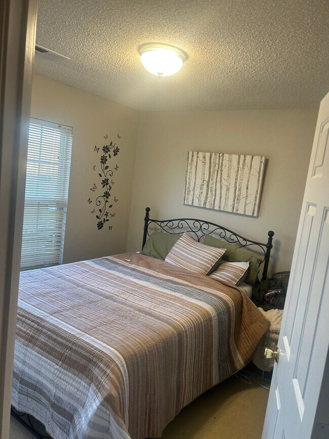 Building Photo - Charming 3BR House in High Point