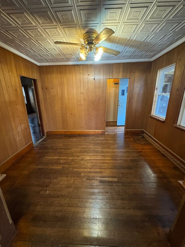 Building Photo - 13 Sullivan St