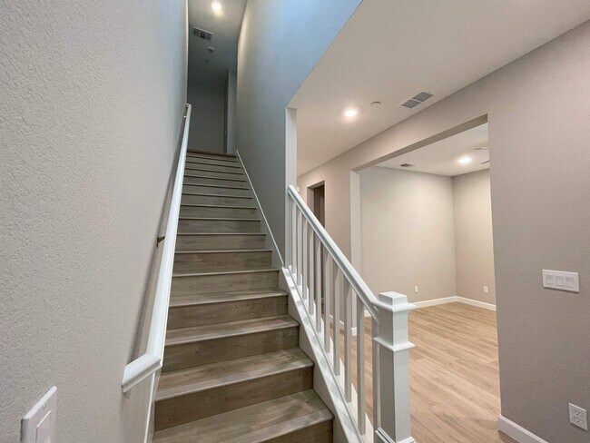 Building Photo - 1887 Orfanos Ranch Dr