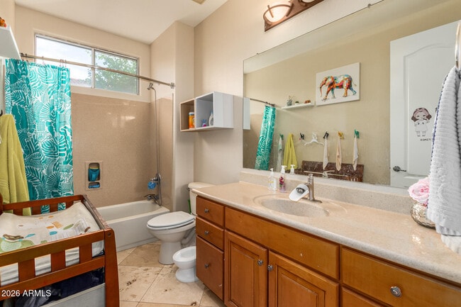 Building Photo - 423 E Mead Dr