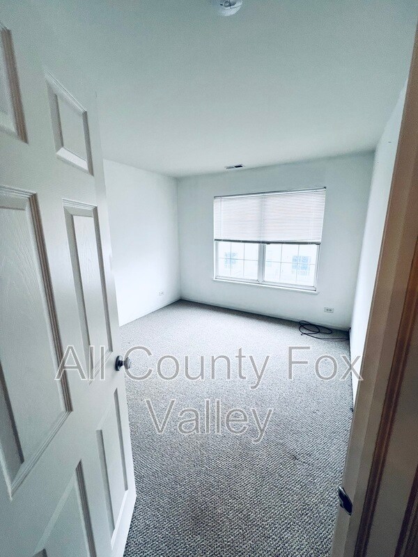 Building Photo - 765 Thornbury Ct