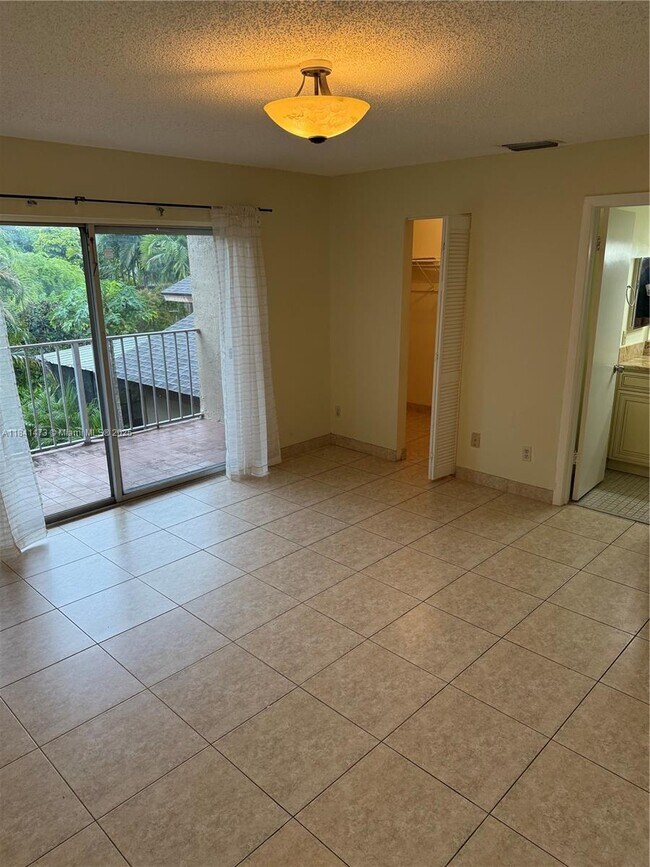 Building Photo - 2142 Nova Village Dr