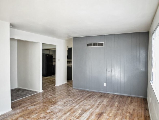 Building Photo - Briscoe Apartments