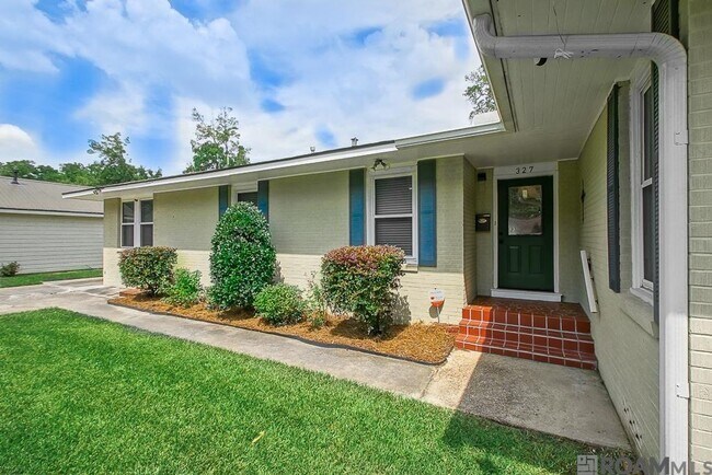 Building Photo - Mid-City Luxury Rental – 4 Bed / 3 Bath