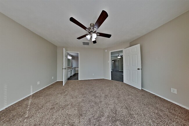 Building Photo - 32106 Willow Creek Park