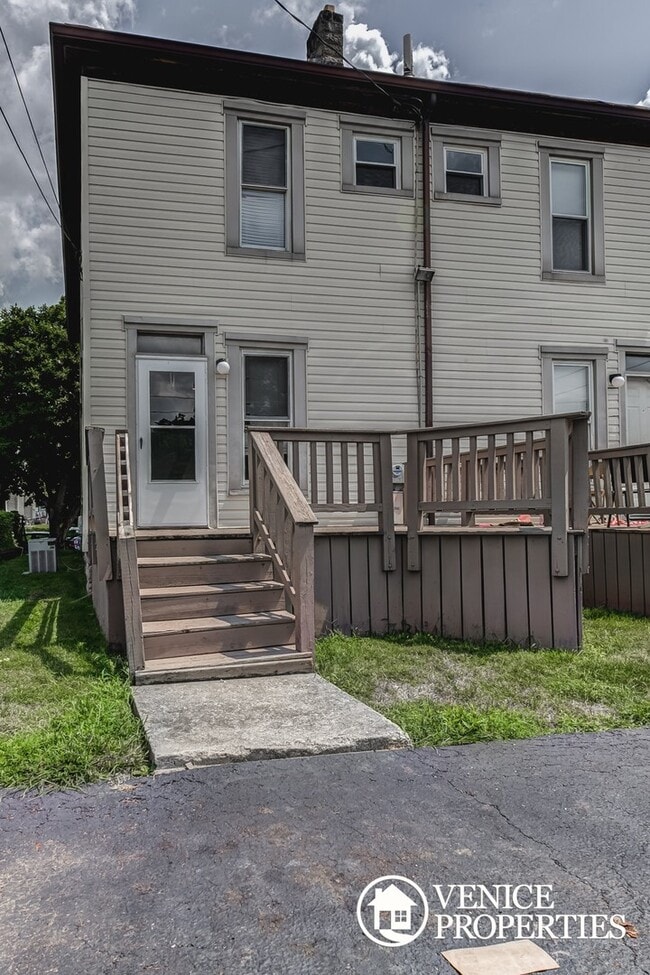 Building Photo - 3 Bedroom on OSU Campus