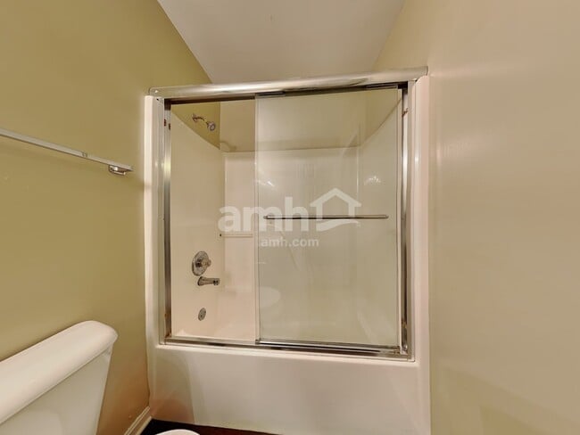 Building Photo - 8973 Julia Mdws