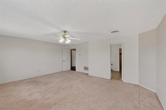 Building Photo - 2316 White Oak Dr