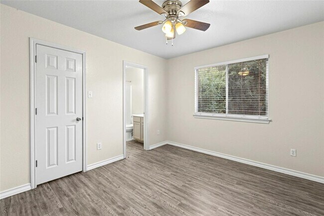 Building Photo - 808 Sagewood Trail