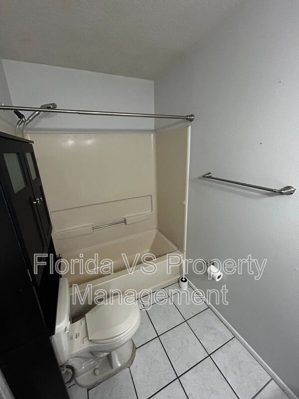 Building Photo - 104 Reserve Cir