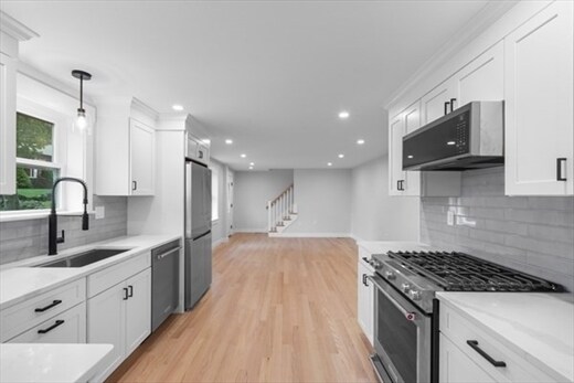 Building Photo - 22 James St